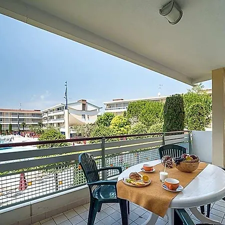 Gracious 3 Flat With Pool 3* Μπιμπιόνε