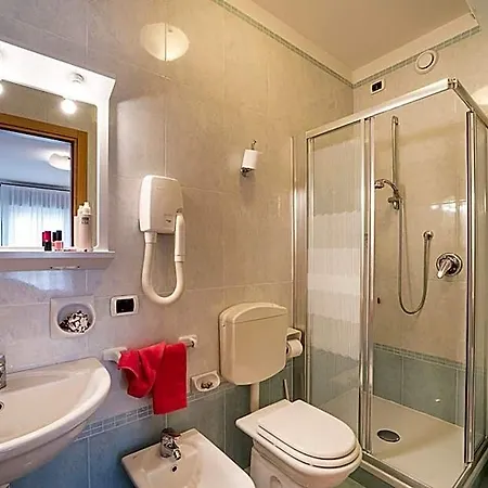 Ξενοδοχείο Gracious 3 Flat With Pool 3*